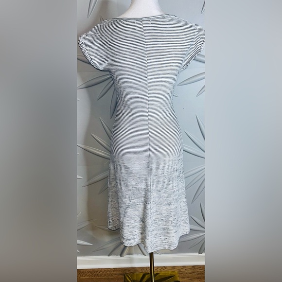 Max Studio XS black & white twist knot dress w/high low effect. Bust 32”-34” - Picture 5 of 5